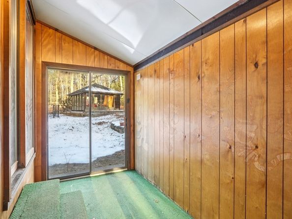 143 Hudson Rd, Stow MA 01775