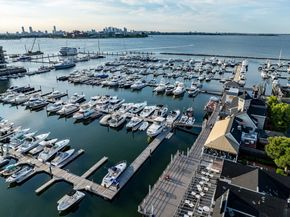 2001 Marina Dr 506W, Quincy MA 02171