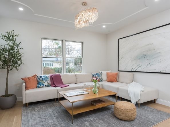 6 Gordon Rd, Arlington MA 02474