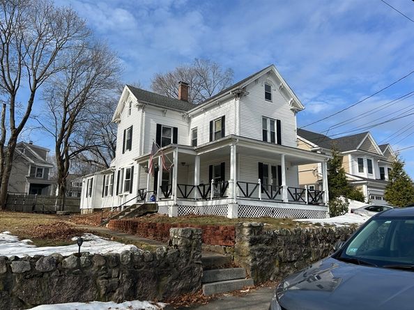 105 Oakdale Ave, Dedham MA 02026