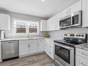 34 Boulderbrook Dr 34, Peabody MA 01960