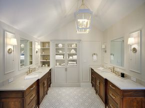 32 Sears Road, Southborough MA 01772