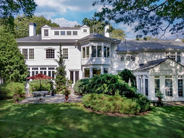 32 Sears Road, Southborough MA 01772