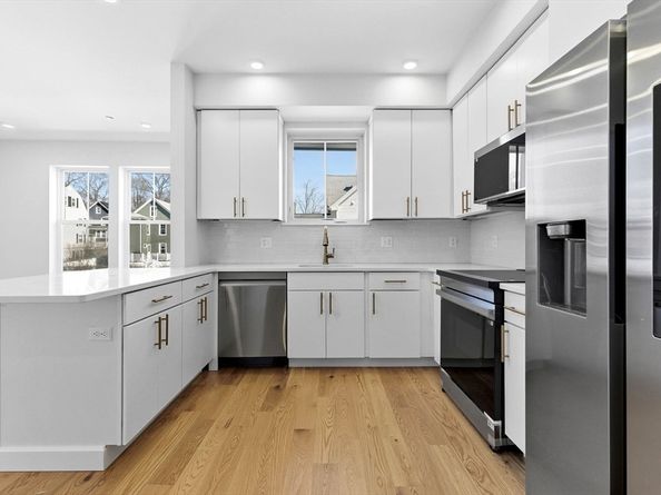 421 High St 203B, Medford MA 02155