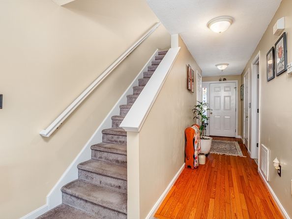 101 Bridle Cross Rd 101, Fitchburg MA 01420