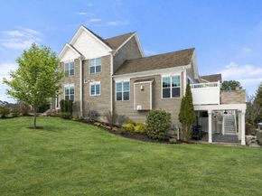 8 Glen Ellen Blvd 8, Millis MA 02054