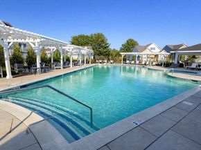 8 Glen Ellen Blvd 8, Millis MA 02054