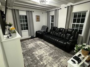 11 Barton St, Salem MA 01970