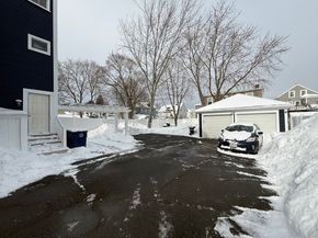 11 Barton St, Salem MA 01970