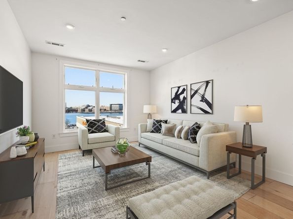 250 Meridian St UNIT 306, Boston MA 02128
