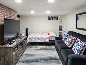 15 E Grove St, Middleboro MA 02346