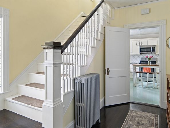 15 E Grove St, Middleboro MA 02346