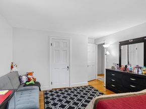 8-10 Willow St, Newton MA 02459