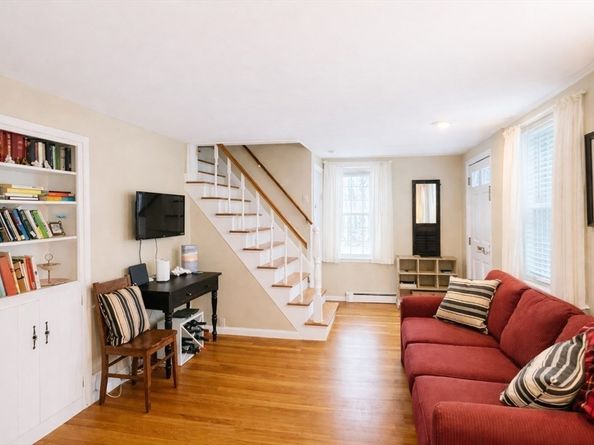 156 Fort Hill St, Hingham MA 02043