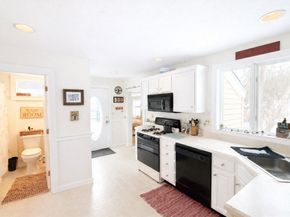 156 Fort Hill St, Hingham MA 02043