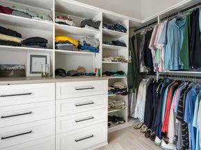 2 Lincoln Ct, Medfield MA 02052