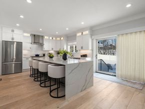 2 Lincoln Ct, Medfield MA 02052