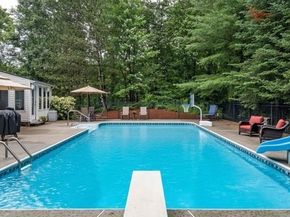 86 Hunter Rd, Uxbridge MA 01569