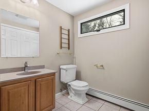 86 Hunter Rd, Uxbridge MA 01569