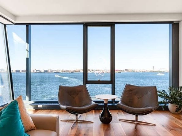 300 Pier 4 Blvd 5C, Boston MA 02210