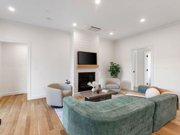 27 Shepard St 3, Boston MA 02135