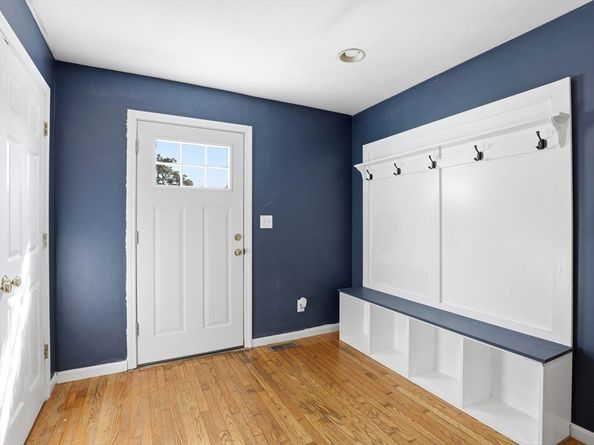 165 Lake Shore Dr, Weymouth MA 02189