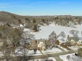 4 Dartmouth St, Winchester MA 01890