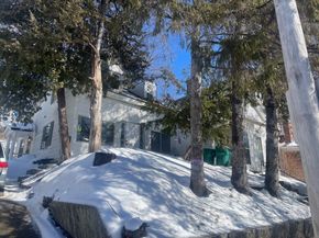 102 Pleasant St, Fitchburg MA 01420