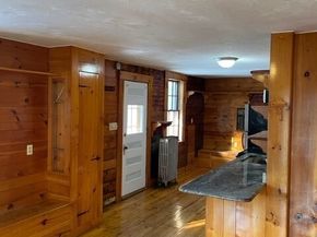 102 Pleasant St, Fitchburg MA 01420