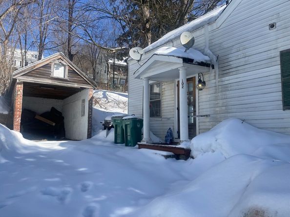 102 Pleasant St, Fitchburg MA 01420