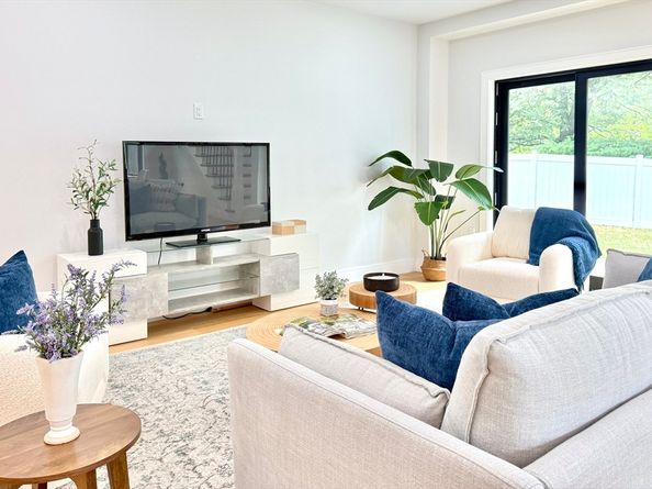 811 Heath Street, Brookline MA 02467