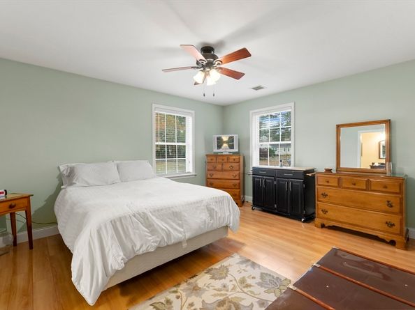 91 Agawam Lake Shore Drive, Wareham MA 02571