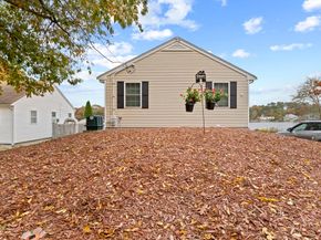 91 Agawam Lake Shore Drive, Wareham MA 02571