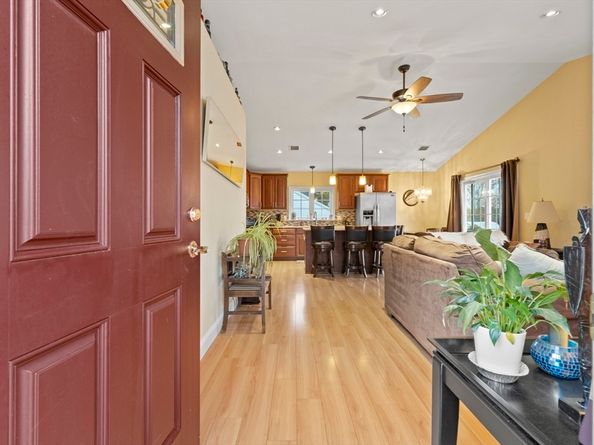 91 Agawam Lake Shore Drive, Wareham MA 02571