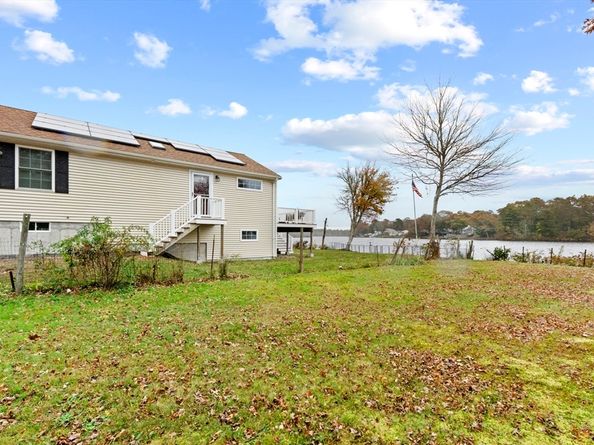 91 Agawam Lake Shore Drive, Wareham MA 02571