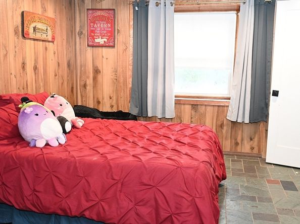 5 Brookville Ave, Brockton MA 02302