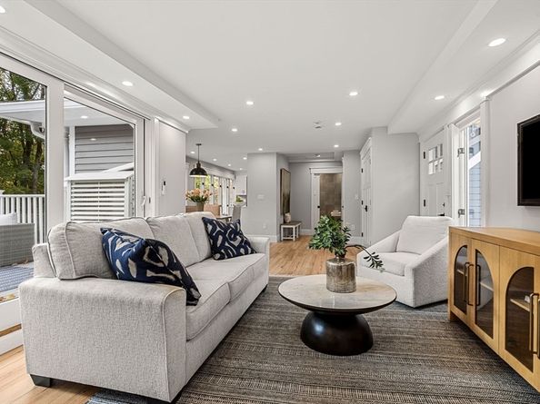 36 Ober Rd 36, Newton MA 02459