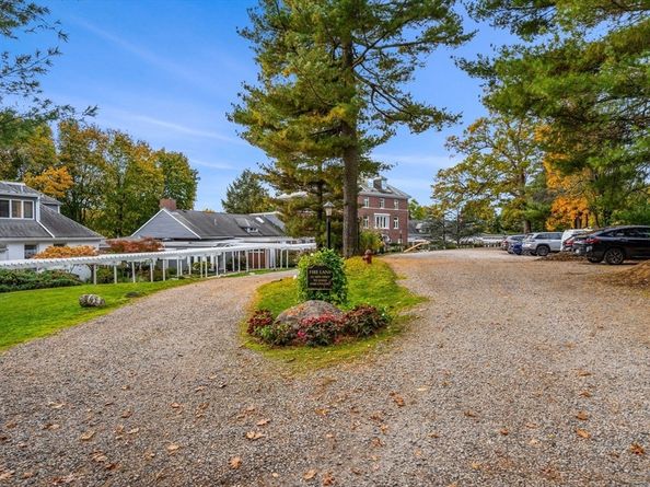 36 Ober Rd 36, Newton MA 02459