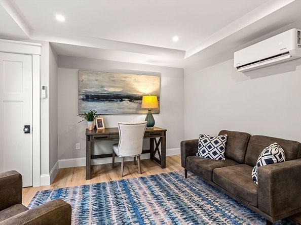 36 Ober Rd 36, Newton MA 02459