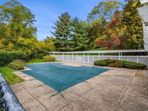 36 Ober Rd 36, Newton MA 02459