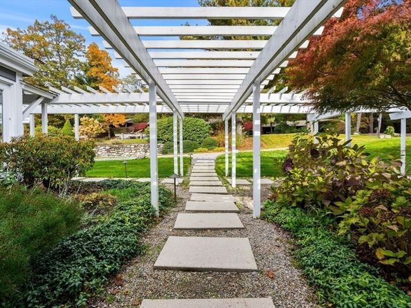 36 Ober Rd 36, Newton MA 02459