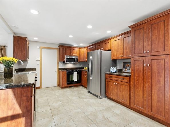 62 Catherine Drive, Peabody MA 01960