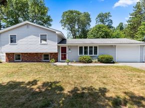62 Catherine Drive, Peabody MA 01960