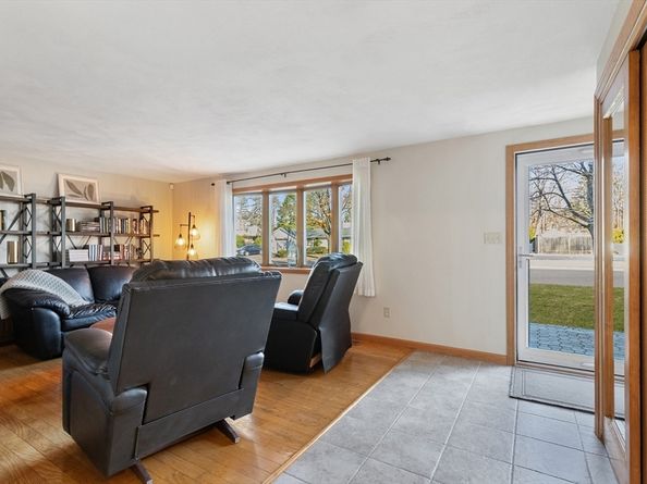 62 Catherine Drive, Peabody MA 01960