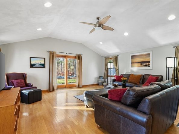 62 Catherine Drive, Peabody MA 01960