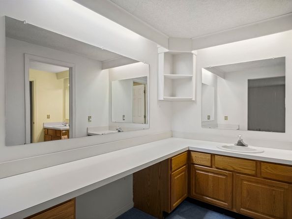 903 Foxwood Circle 903, Peabody MA 01960