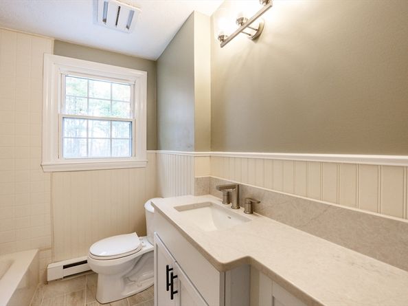 328 Millville Rd, Uxbridge MA 01569