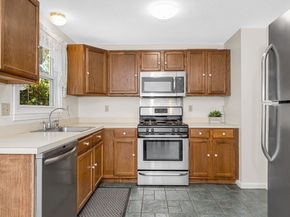 173 Merrimack Meadows Ln 162, Tewksbury MA 01876