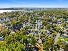 8 Charles St, Wareham MA 02571