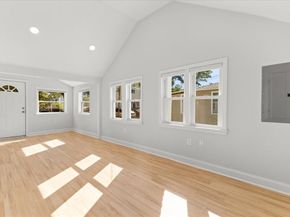 8 Charles St, Wareham MA 02571